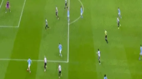 蒯先生评价英冠本尼表现：未认可其优异表现，引发热议达166条评论